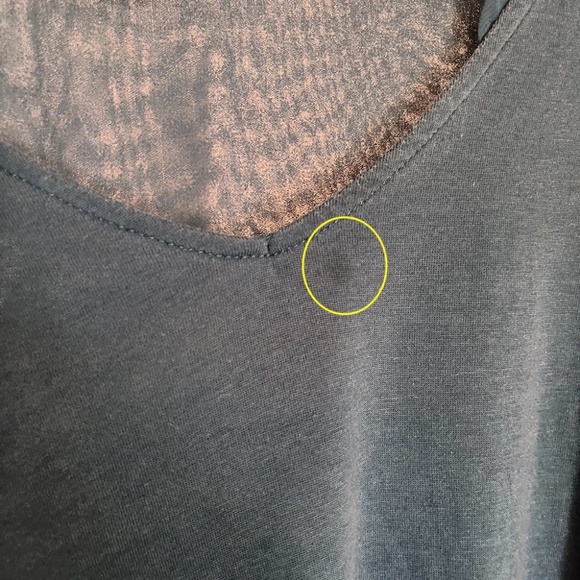 5/$25 -  - Medium top *read - Picture 10 of 12